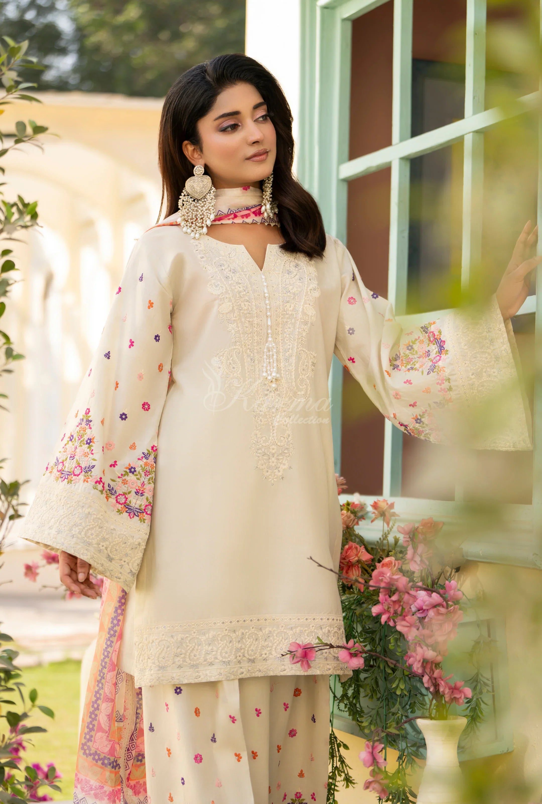 Original karma collection 3pc outfit with embroidery farshi Shalwar ANTIQUE PEARL
KC-1556