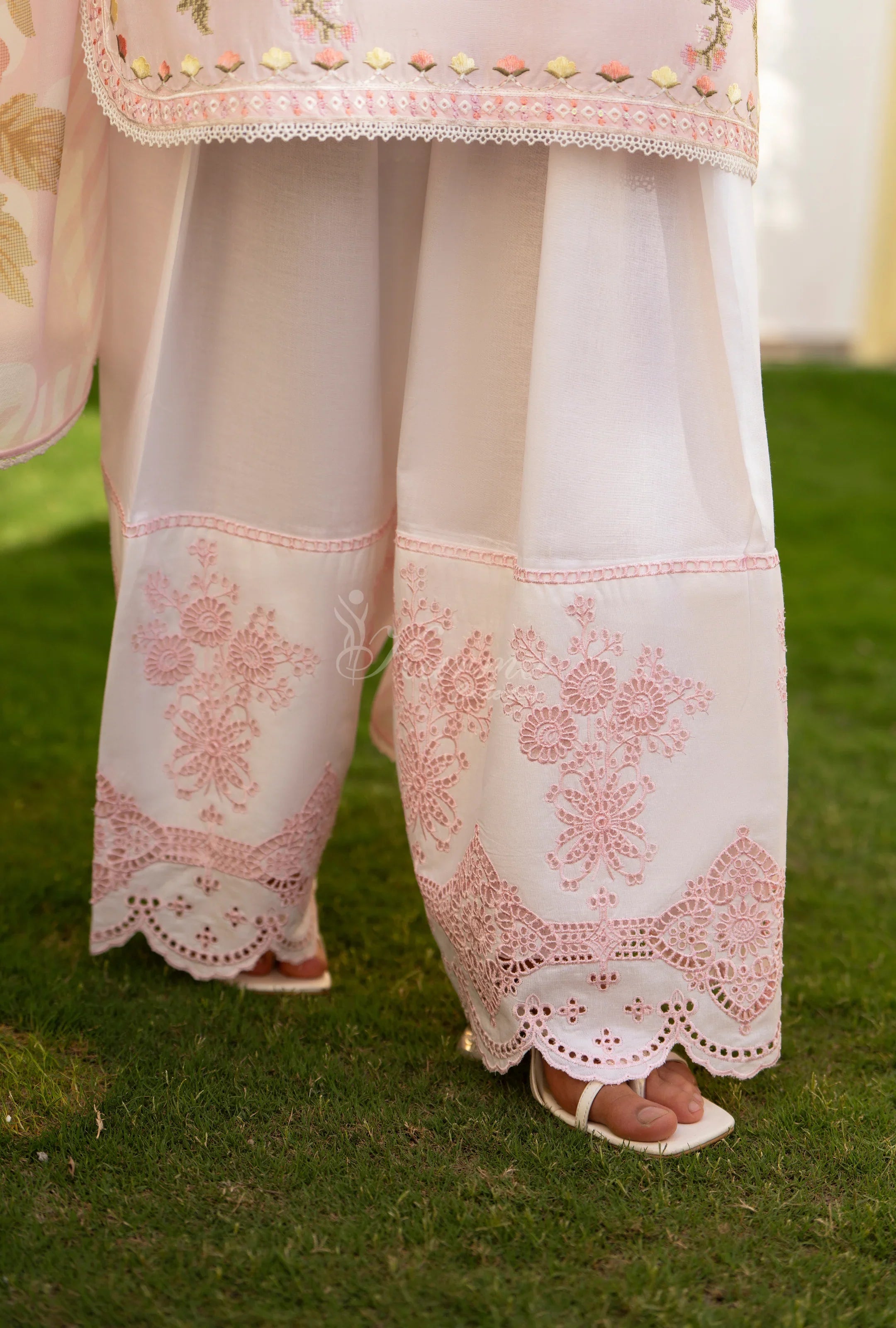Original karma collection 3pc farshi shalwar suit ROSE QUARTZ
KC-1561