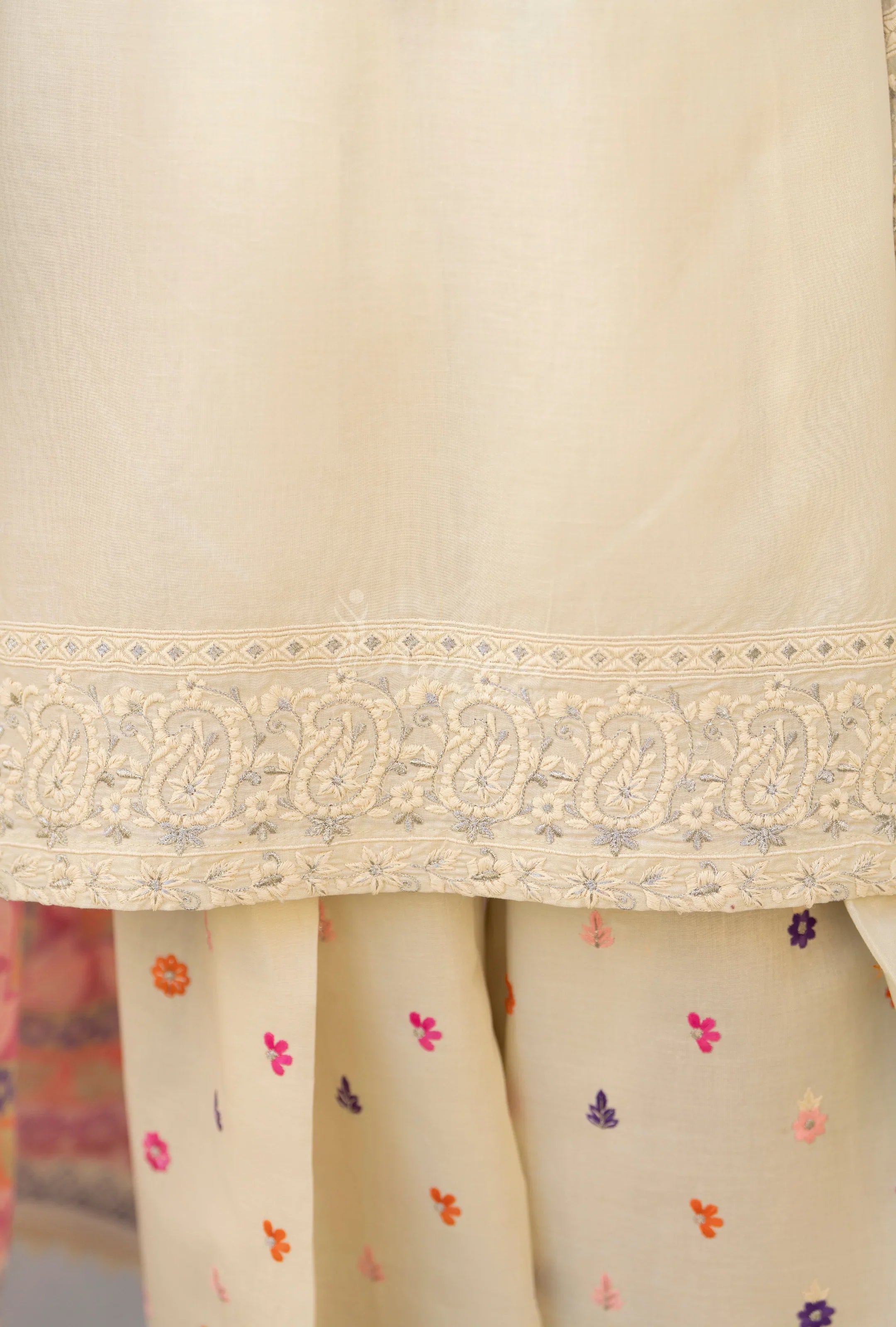 Original karma collection 3pc outfit with embroidery farshi Shalwar ANTIQUE PEARL
KC-1556
