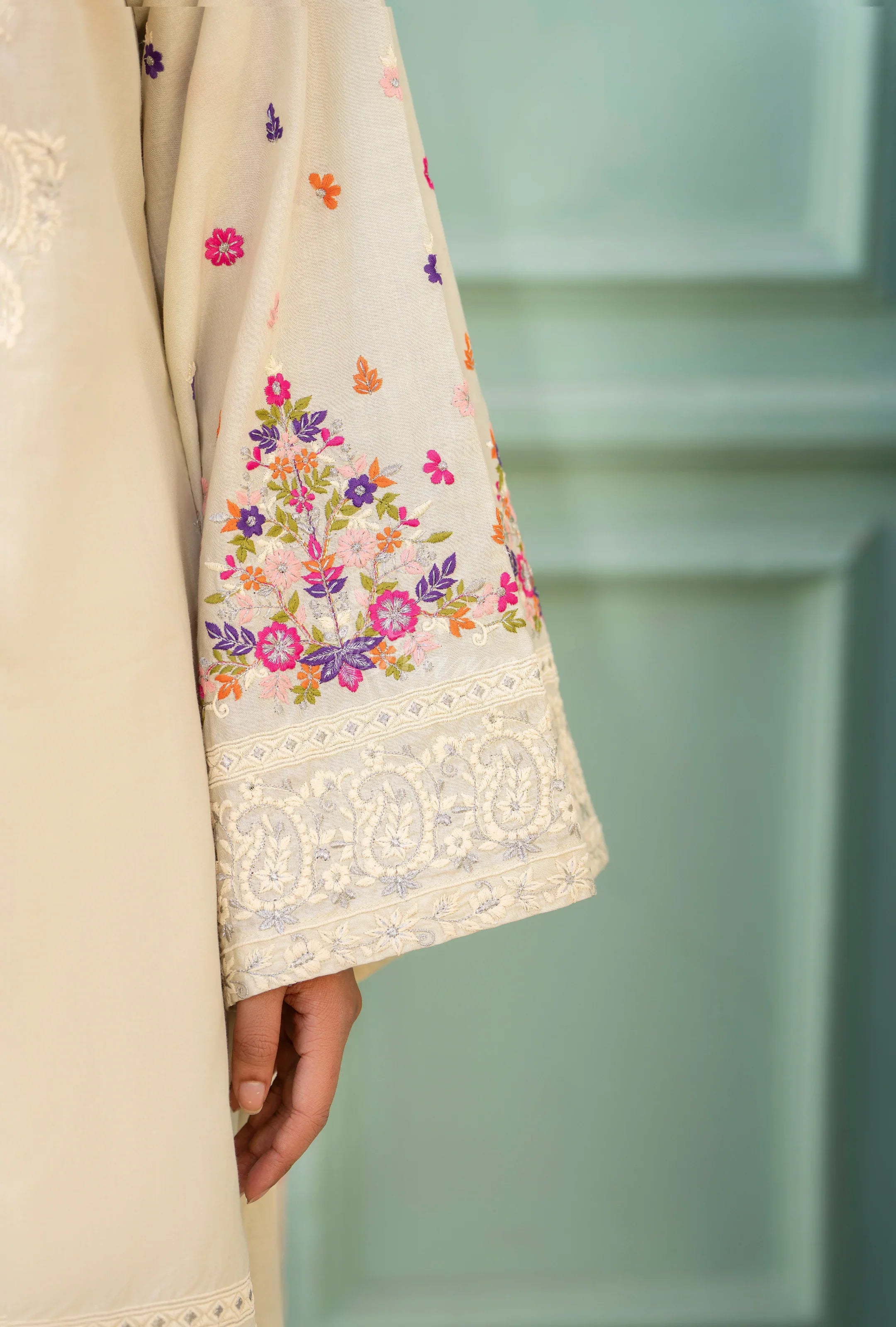 Original karma collection 3pc outfit with embroidery farshi Shalwar ANTIQUE PEARL
KC-1556