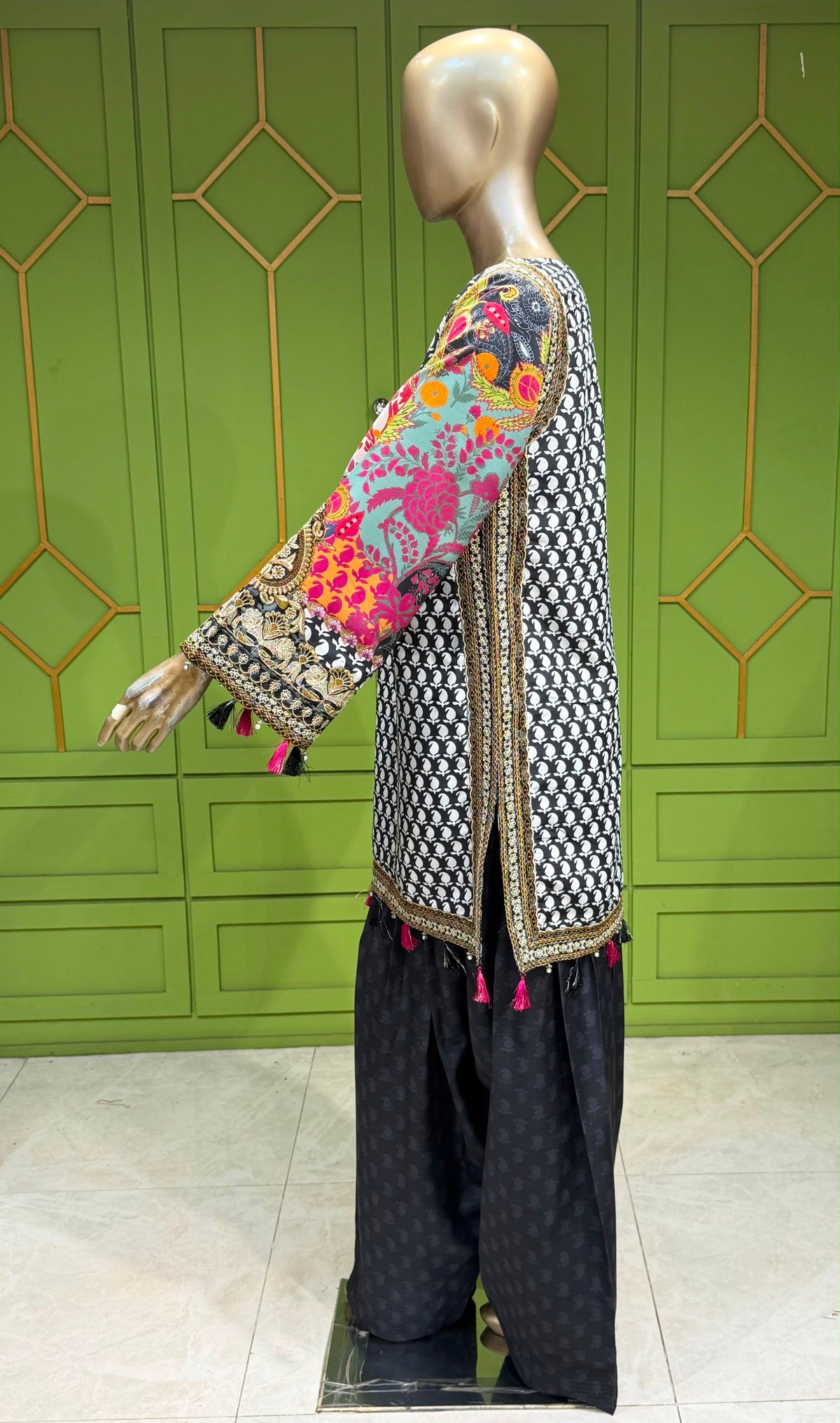 Black floral kameez with farshi Shalwaar 3pc outfit